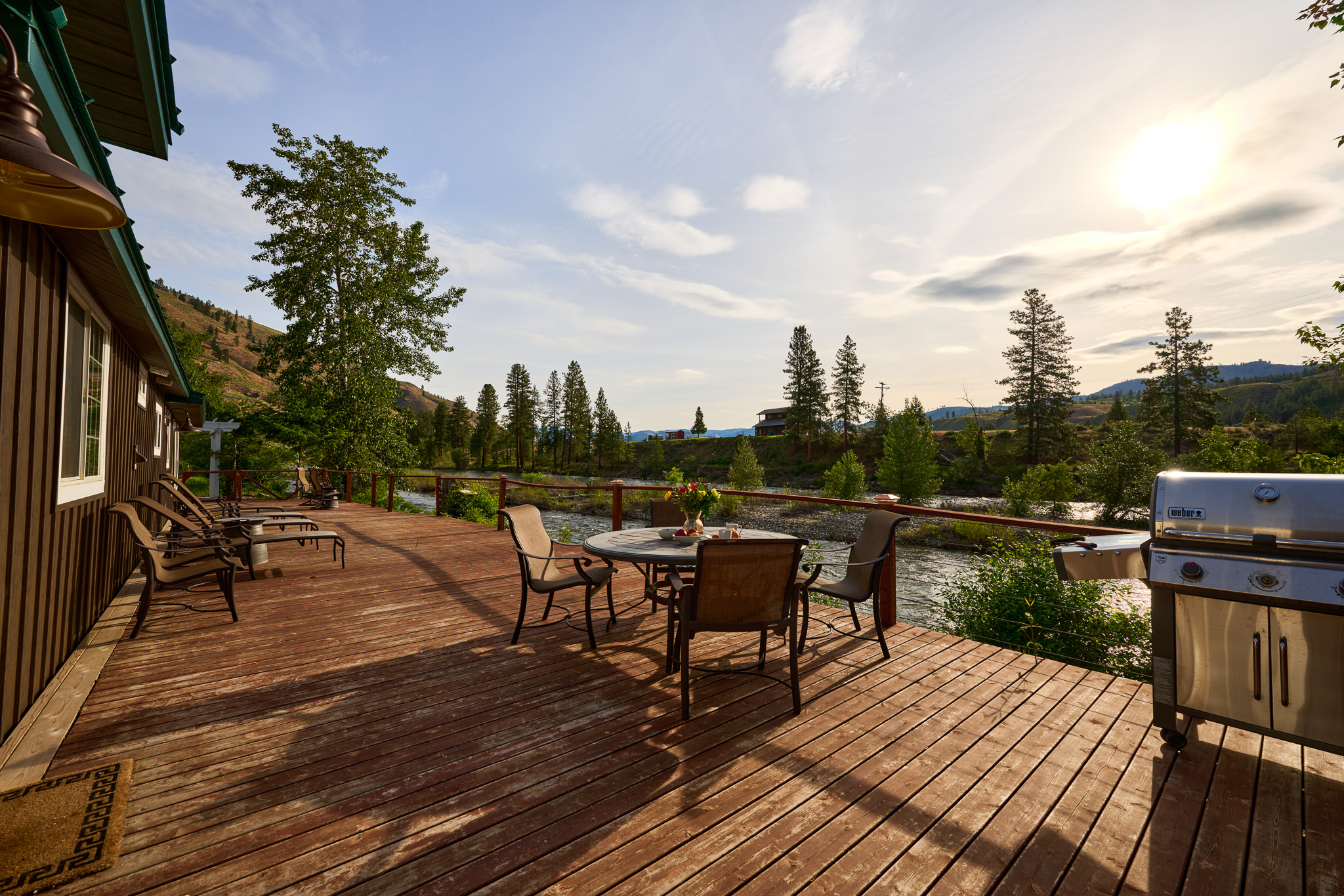 The deck above the river